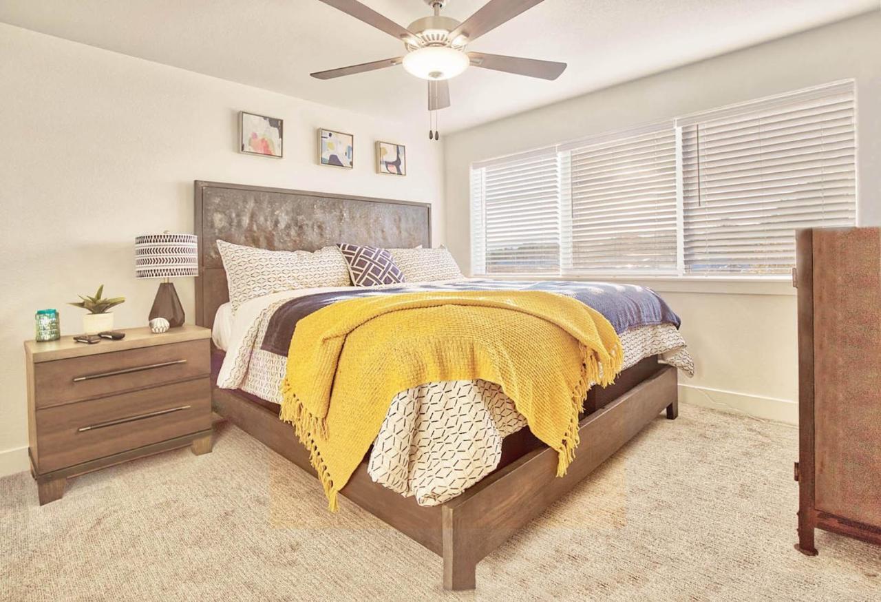 Beautiful 3 Bedroom Townhouse In Old Town North, Brewery District フォート・コリンズ エクステリア 写真