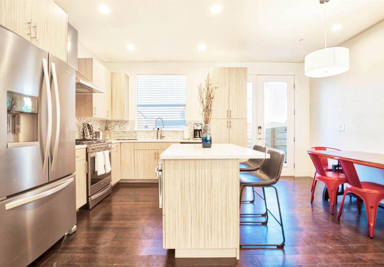 Beautiful 3 Bedroom Townhouse In Old Town North, Brewery District フォート・コリンズ エクステリア 写真