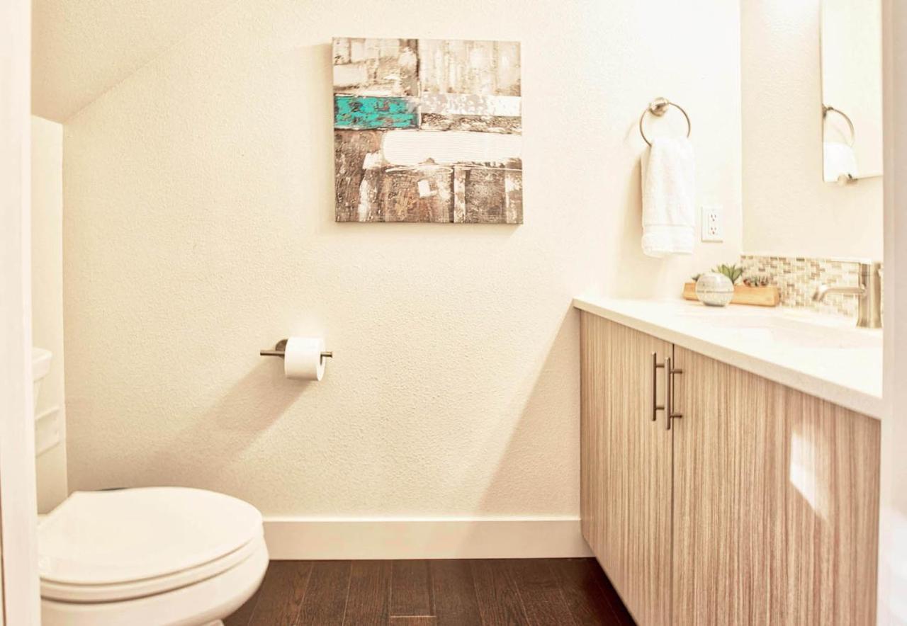 Beautiful 3 Bedroom Townhouse In Old Town North, Brewery District フォート・コリンズ エクステリア 写真