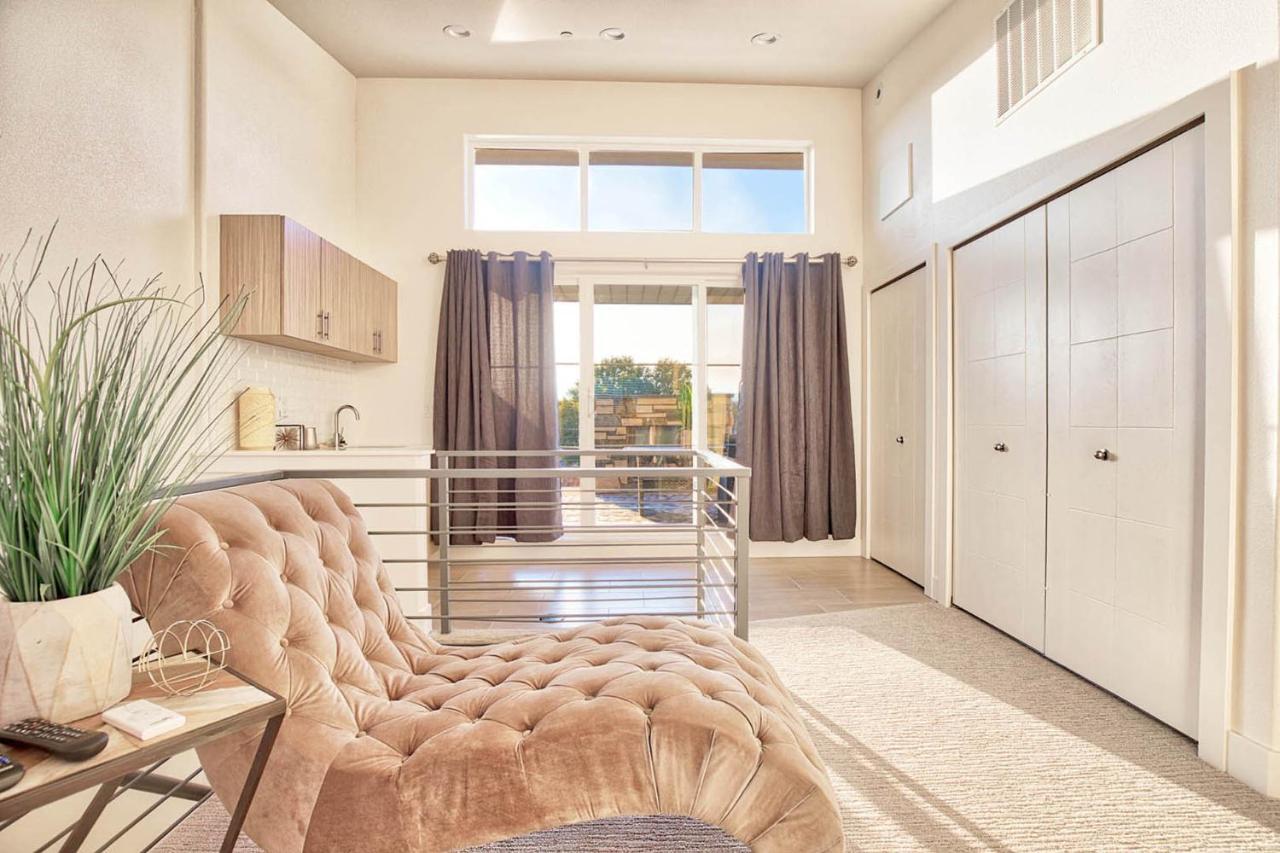 Beautiful 3 Bedroom Townhouse In Old Town North, Brewery District フォート・コリンズ エクステリア 写真