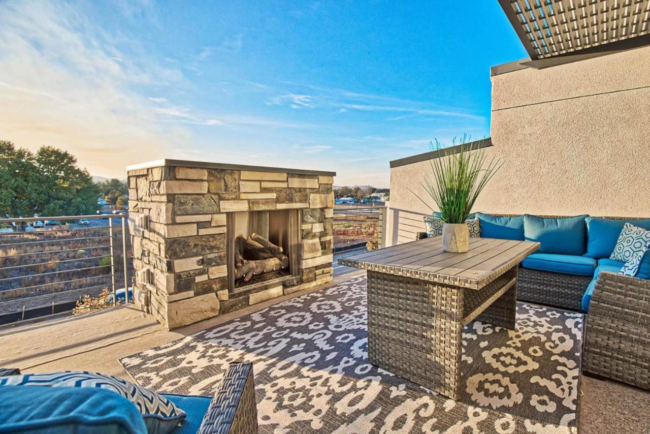 Beautiful 3 Bedroom Townhouse In Old Town North, Brewery District フォート・コリンズ エクステリア 写真