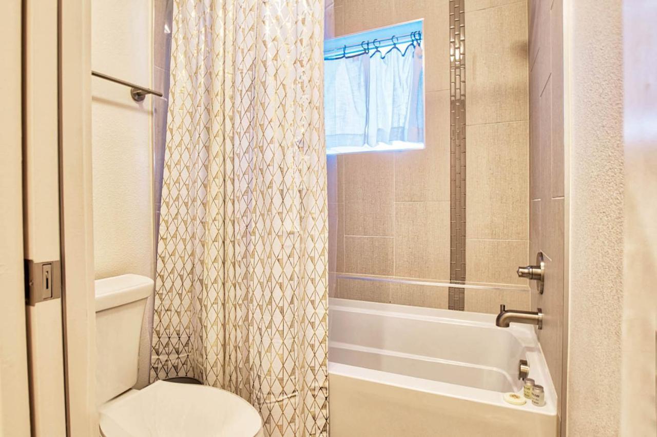 Beautiful 3 Bedroom Townhouse In Old Town North, Brewery District フォート・コリンズ エクステリア 写真